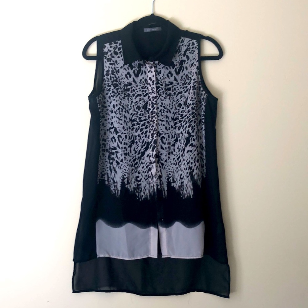 Suzy Shier | US M Sheer Button Up Blouse